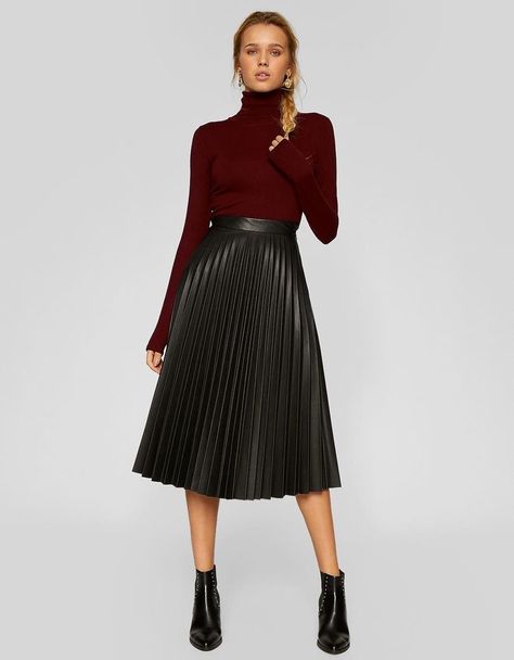 Black Pleated Skirt Outfit, Pleated Skirt Outfit, Leather Skirt Outfit, Faux Leather Midi Skirt, Black Leather Skirt, Midi Skirt Outfit, Leather Pleated Skirt, Cooler Look, Pleated Midi Skirt