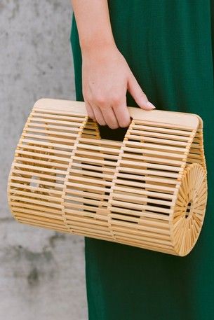 The Best Bamboo Bags | Foreign Fresh & Fierce Blog #bamboo #cultgaia #handbags #purses #fashion #womensfashion Bamboo Handbag, Bamboo Bags, Wooden Purse, Wooden Bag, Handbags For School, Japanese Bamboo, Bamboo Art, Cheap Purses, Bamboo Crafts