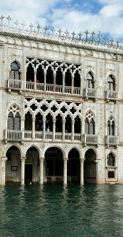 Beautiful Venetian building Venetian Aesthetic, Italian Buildings Architecture, Venetian Architecture, Venetian Buildings, Venetian Palace Interior, Venice Buildings, Doge Of Venice, The Palazzo At The Venetian, Venice Architecture Biennale