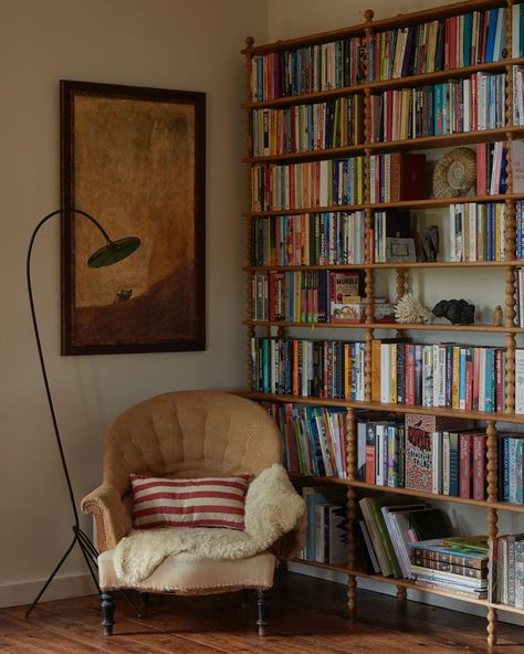 Alfred Newall | A bobbin bookcase spanning the whole wall of a beautiful barn.📚A wonderful custom piece to accommodate a bounty of books. The spacing of… | Instagram Alfred Newall, Antique Tub, Bookshelf Room, Dream House Aesthetic, Library Wall, Welcome To My House, Cosy Room, Vintage Interiors, Dream Apartment