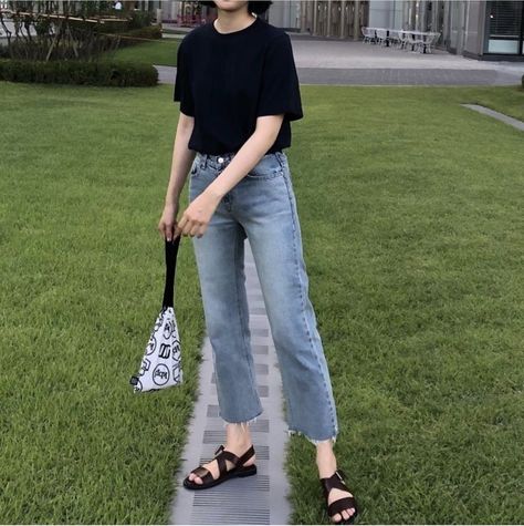 Simple Casual Outfits, Korean Outfit Street Styles, Fest Outfits, Korean Casual Outfits, Casual Day Outfits, Korean Fashion Trends, Ulzzang Fashion, Dinner Outfits, Moda Vintage