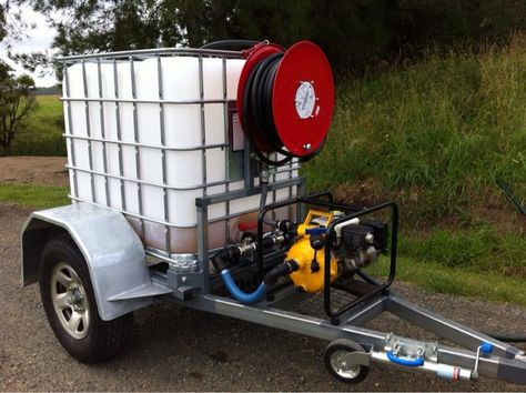 Ibc tank trailer, cisterna Ibc Tank Ideas, Diy Water Tank, Diy Sprayer, Portable Water Tank, Ibc Tank, Work Trailer, Tractor Idea, Trailer Diy, Tractor Implements