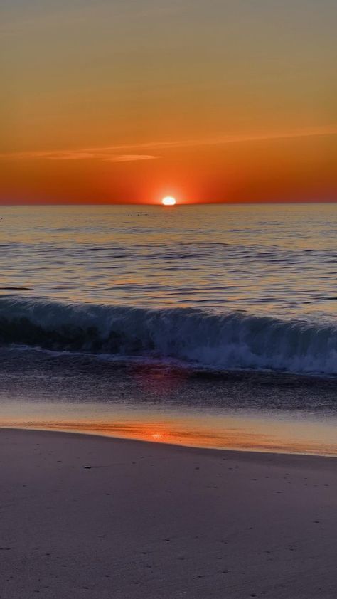 Sunrise Over The Ocean, Waves Video Ocean, Ocean Videos Waves, Sea Waves Videos, Beautiful Ocean Photography, Video Wallpaper Iphone, Sunset And Ocean, Nauset Beach, Ocean Videos