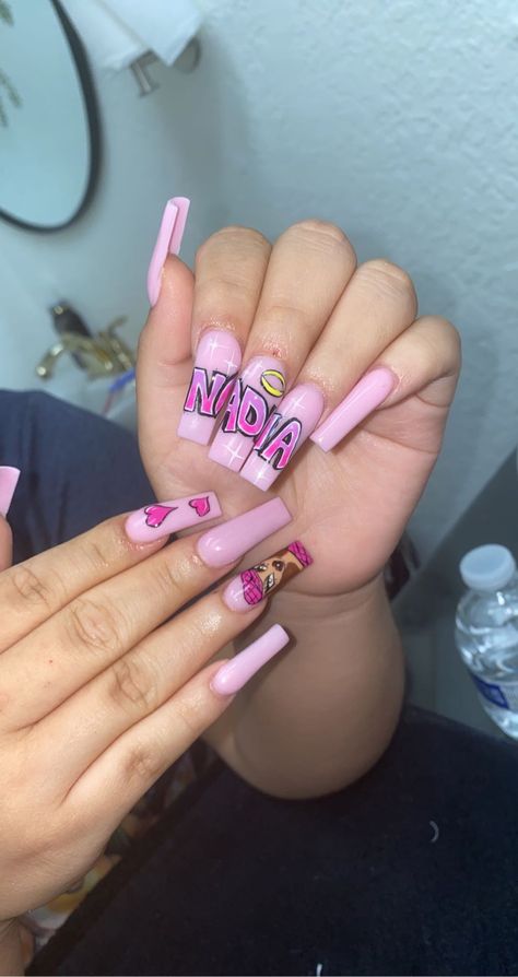 Bratz Doll Nails Acrylic, Brats Nail Design, Bratz Theme Nails, Brats Inspired Nails, Bratz Doll Nails, Bratz Nails Acrylic, Brats Doll Nail Art, Bratz Inspired Nails, Bratz Nails Design