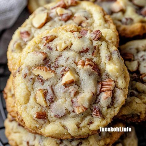 If there’s one cookie we can never say no to, it’s these toffee pecan cookies. Imagine biting into a cookie that�’s got that perfect balance of crispy edges and a chewy, buttery center. Then, throw Oatmeal Toffee Pecan Cookies, No Bake Coconut Pecan Cookies, No Bake Praline Pecan Cookies, Pecan Toffee Cookies, No Bake Pecan Coconut Praline Cookies, Toffee Pecan Cookies, Toffee Cookies Recipe, Pecan Praline Cookies, Carrot Cake Bars Recipe