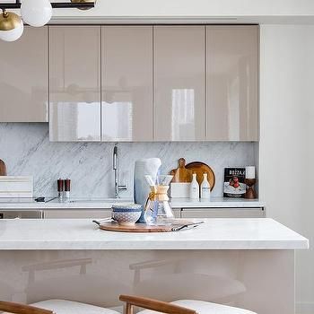 Glossy Taupe Lacquered Cabinets Beige Glossy Kitchen Cabinets, Beige Glossy Kitchen, Lacquered Glass Kitchen Cabinets, Kitchen Glossy Cabinets, Glossy Kitchen Cabinets Modern, Lacquered Glass Kitchen, Glossy Kitchen Cabinets, Beige And White Kitchen, White And Beige Kitchen