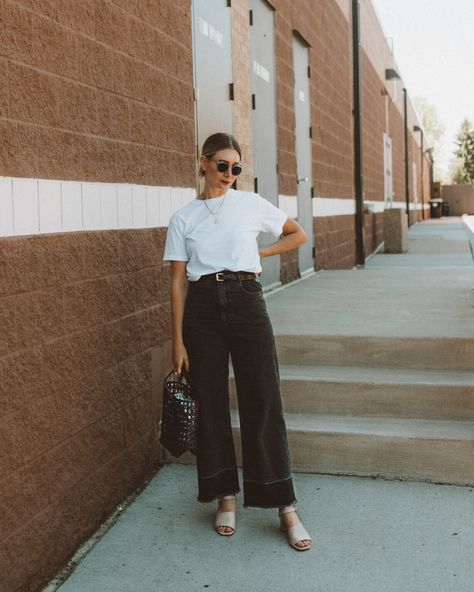 Black Wide Leg Pants Outfit Casual, Black Wide Leg Jeans Outfit, Wide Leg Pants Outfit Casual, Black Wide Leg Pants Outfit, Wide Pants Outfit, Styling Wide Leg Pants, Wide Leg Outfit, Black Wide Leg Jeans, Black Pants Outfit