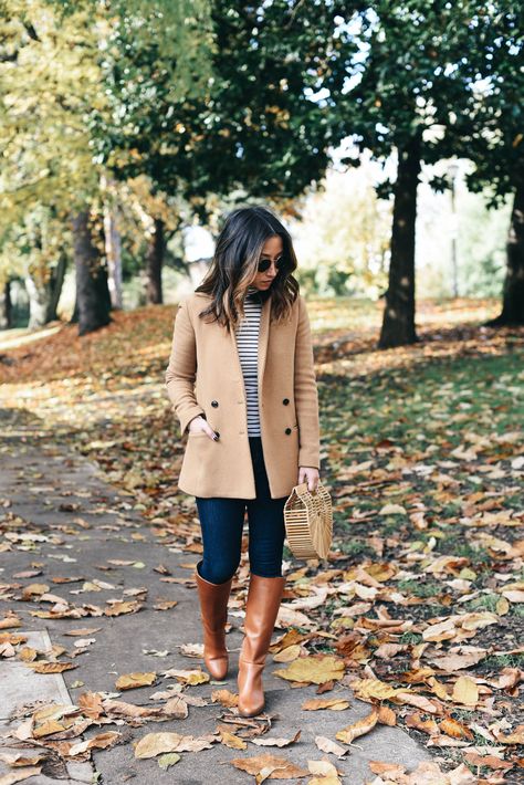 Brown Leather Knee High Boots Outfit, Leather Boots Outfit Knee High, Camel High Boots Outfit, Cognac Knee High Boots Outfit, Dark Brown Riding Boots Outfit, Outfits With Brown Knee High Boots, Brown High Boots Outfit, Brown Knee High Boots Outfit Winter, Riding Boots Outfit Fall