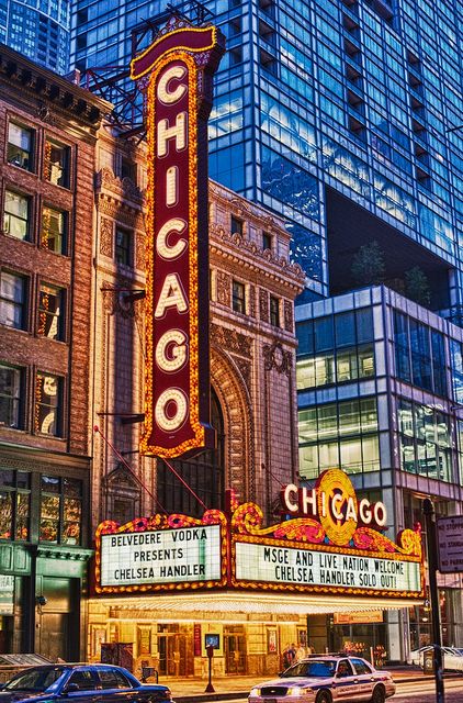 ✯ Chicago Theatre ..by Michael James Imagery ✯ broadway musicals and other live performances Chicago Photoshoot, Theater Marquee, Chicago Theatre, Chicago Theater, Chicago Aesthetic, Michael James, Jackson Browne, Tall Buildings, Chicago Travel