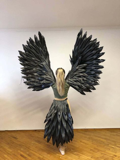 Owl Wings Costume, Bird Tail Costume, Harpy Cosplay, Bird Costume Women, Bird Costume Diy, Black Bird Costume, Harpy Costume, Arm Wings, Bird Costumes