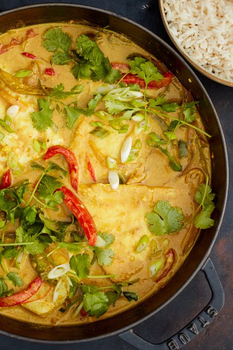 Coconut Curry Fish, Kwanzaa Recipes, Jamaican Curry Powder, Light Eating, Haddock Recipes, Curry Fish, Coconut Fish, Jamaican Curry, Fish Curry Recipe