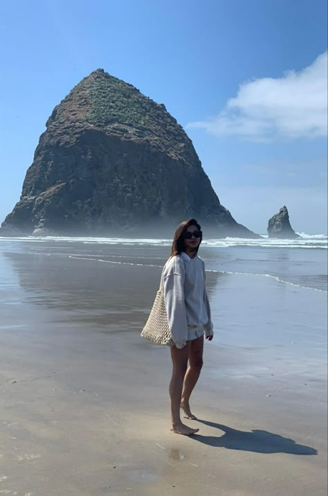 Cannon Beach, Oregon Oregon Beach Photoshoot, Cannon Beach Oregon Outfits, Oregon Beach Outfit, Oregon Coast Outfit Summer, Oregon Coast Outfit, Oregon Coast Aesthetic, Oregon Outfits, Coast Outfit, Oregon Trip