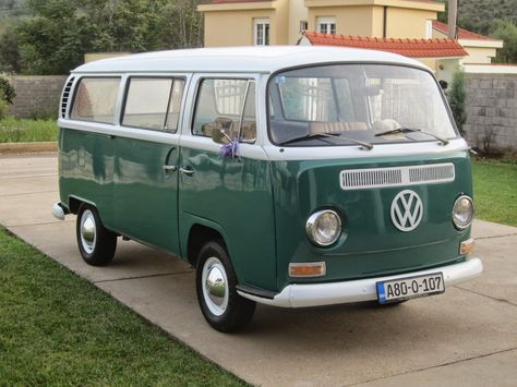 1968 VW Bus #VW #Bus #VWBus #1968 1974 Vw Bus, 1969 Vw Bus, Vw Type 2 Bus, Combi Vw T2, Vintage Volkswagen Bus, Vintage Vw Camper, Vw Bus T2, Volkswagen Minibus, Volkswagen Vans