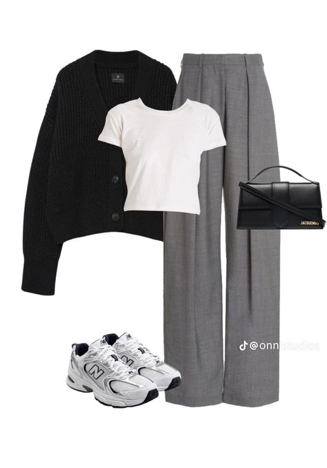 Winter Outfits With Trousers, Grey Office Pants Outfit, Gray Pants Outfit Casual, Grey Pants Outfit Casual, Gray Trousers Outfit, Korean Baggy Pants, Gray Pants Outfit, Grey Pants Outfit, Old Money Winter