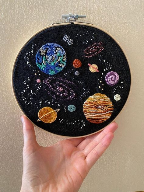 Space Hand Embroidery, Alien Embroidery Ideas, Space Embroidery Pattern Simple, Planet Embroidery Pattern, Space Embroidery Designs, Outer Space Embroidery, Black Fabric Embroidery, Astronomy Embroidery, Space Embroidery Pattern