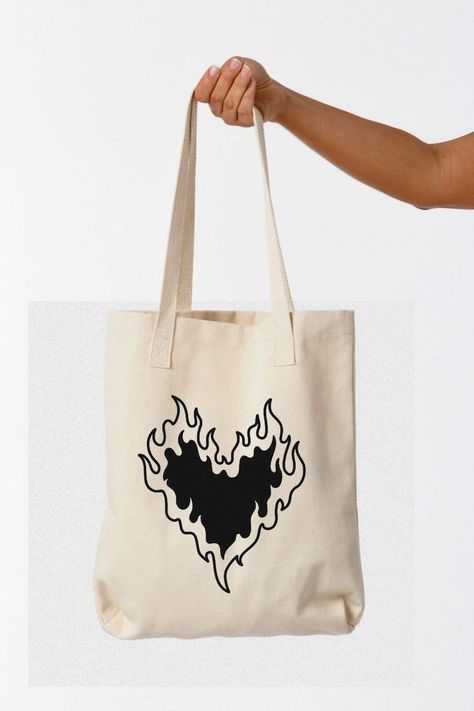 Diy Bag Painting, Ocean Tote Bag, Creative Tote Bag, Diy Tote Bag Design, Handpainted Tote Bags, Canvas Bag Diy, Fabric Paint Diy, Canvas Bag Design, Tods Bag