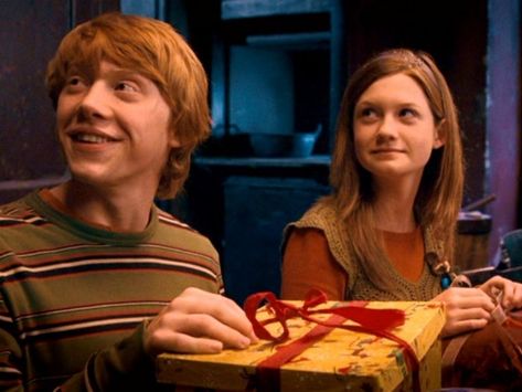 Shifting Visuals, Weasley Family, Ronald Weasley, Images Harry Potter, Bonnie Wright, Rupert Grint, Golden Trio, Harry Potter Pictures, Harry Potter Films