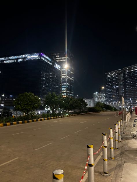 #city #hyderabad #citylife Hyderabad Night View, Hyderabad Night Snaps, Hyderabad Snaps, Hyderabad City, Versace On The Floor, Snap Streaks, Road Pictures, City Road, Snap Streak