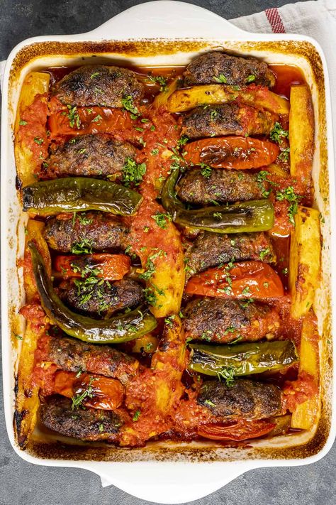 Kefta And Potatoes, Turkish Kufteh Recipe, Turkish Main Dishes, Turkish Meatballs Recipes, Turkish Kofte Recipe, Turkish Potatoes, Kumpir Recipe, Turkish Dinner Recipes, Kofte Recipes