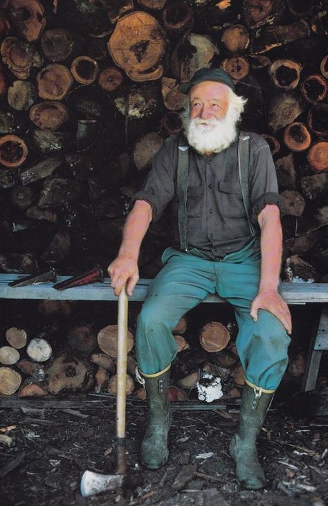 Chopping Wood, Man Chopping Wood, Varanasi, Mountain Man, Skagen, Lumberjack, Robin Hood, Old Men, People Of The World