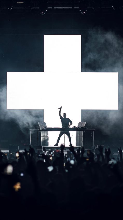 Martin Garrix Concert, Martin Garrix Show, Rave Photography, Istanbul Photography, Martin Garrix, Background Wallpaper For Photoshop, Festival Vibes, Music Concert, Music Love