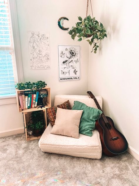 Cozy Sitting Corner, Small Sitting Corner In Bedroom, Book Corner Ideas Bedroom Small Spaces, Small Room Reading Corner, Bedroom Ideas Reading Corners, Reading Nook In Bedroom Diy Cozy Corner, Small Sitting Room Ideas Cozy Corner Book Nooks, Aesthetic Room Corner Ideas, Reading Corner For Two