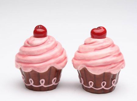 Cupcake Kitchen Decor, Cherry Cupcakes, Bakery Decor, Life Is Sweet, Pink Cupcakes, Fine Ceramic, Salt Shaker, Salt And Pepper Set, Cupcakes Decoration