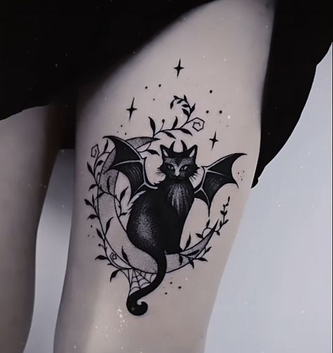 Goth Female Tattoo Ideas, Thigh Tattoos Women Goth, Gothic Leg Tattoos, Spooky Cat Tattoo, Gothic Style Tattoos, Creepy Cute Tattoo, Spooky Animals, Tattoos Pets, Tattoos Ocean