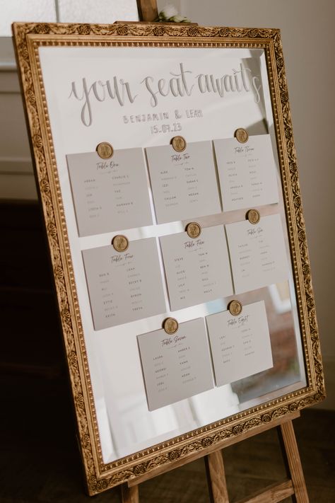 Gold Table Seating Chart, Large Gold Mirror Wedding, Table Plan Wedding Mirror, Wedding Seating Plan On Mirror, Mirror Wedding Table Plan, Seating Chart On Gold Mirror, Art Gallery Wedding Decorations, Gold Mirror Wedding Sign Seating Charts, Wedding Find Your Table