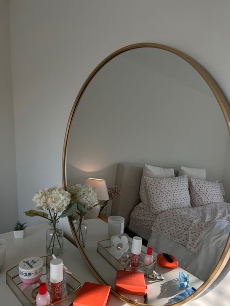 Ava Rae Room, Vanity With Circle Mirror Aesthetic, Ava Rae Room Tour, City Girl Room Aesthetic, Down Town Girl Aesthetic Room, Clean Girl Aesthetic Befroom, Teenage Room Decor, Nyc Rooms, Pastel Room Decor