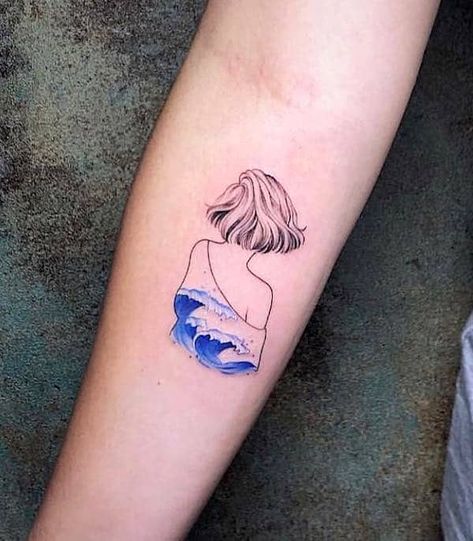 Don't look back - a minimalist colored tattoo by @tattooist_tramolive Watercolor Minimalist Tattoo, Color Minimalist Tattoo, Colored Minimalist Tattoo For Women, Minimalist Tattoo Aquarius, Cool Colorful Tattoos, Back Arm Tattoo Women Minimalist, Minimalist Tattoo Designs For Women, Women Color Tattoos, Minimalist Aquarius Tattoo