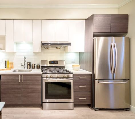 Refrigerator Next to Stove in Kitchen - Designing Idea Cleaning Stainless Steel Appliances, Remove Rust Stains, Kitchen Vent Hood, Kitchen Vent, Stainless Steel Fridge, Bangunan Minecraft, Stainless Steel Cleaner, Outdoor Kitchen Appliances, Stainless Steel Refrigerator