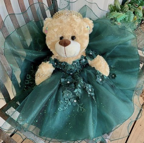 Quince Bears Emerald Green, Green Gold Quinceanera Dresses, Emerald Green Quince Teddy Bear, Quince Bear Emerald Green, Quince Teddy Bear Green, Sage Green Quinceanera Bear, Teddy Bear For Quinceañera, Quinceanera Bears, Dark Green Quinceanera Theme Decor