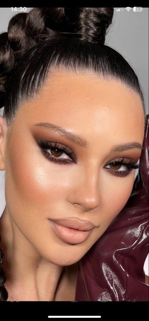 Thanksgiving Glam Makeup, Day To Night Makeup Looks, Classy Black Makeup, Wine Red Makeup Look, Bronze Smokey Eye Makeup, Makeup Dark Hair, Neutral Glam Makeup, Dramatic Eyeshadow, Brown Makeup Looks