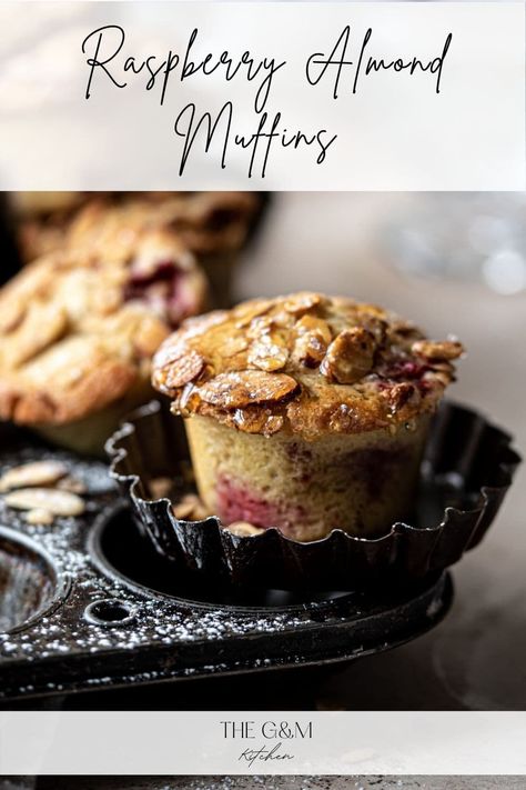 These healthy and moist bakery-style raspberry almond muffins are made with almond flour and fresh strawberries and make such a delicious breakfast treat! This recipe is so easy, simple and makes making homemade muffins a snitch. Almond Meal Muffins, Almond Flour Muffins, Almond Muffins, Flour Bakery, Bakery Style Muffins, Raspberry Muffins, Berry Muffins, Almond Crusted, Raspberry Almond