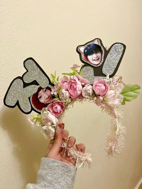 Kpop Headband Diy Concert, Concert Headband, Kpop Headband Concert, Kpop Headband, Handmade Kpop Beaded Bracelets For Gifts, Concert Headbands, Cow Birthday Parties, Kpop Diy, Heart Headband