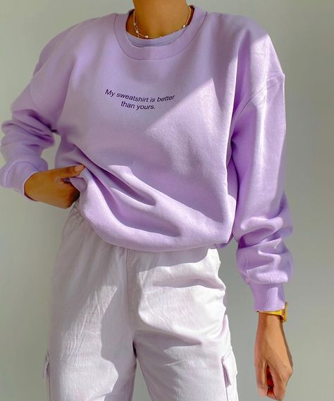 Franzi on Instagram: “Sweatshirt 👉🏾 ZARA  Pants 👉🏾 H&M” Purple Outfit Aesthetic, Outfit Ideas Korean, Purple Outfit, Outfit Oversize, Loungewear Outfits, Purple Sweatshirt, Purple Outfits, Sweatshirt Outfit, Hoodie Outfit