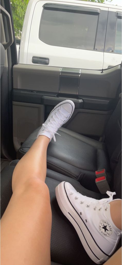 Converse Platform White, Converse Platforms, White Platform Converse, Knee High Converse, High Converse, High Top Converse Outfits, Converse Girls, Converse Outfits, Converse Platform