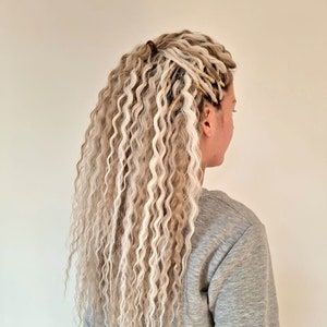 Mijomade Ponytail Dreadlocks: 7 Dreads on a Tie - Etsy Wavy Synthetic Dreads, Curly Dread Extensions, Boho Dreadlocks Hairstyles, Wavy Dreadlock Extensions, Dread Curls, Braids Undercut, Wavy Dreadlocks, Wavy Dreads, Curly Dreadlocks