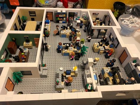 Office Lego, Lego Airport, Things To Build, Millennium Falcon Lego, Cool Things To Build, Big Lego, Lego Ship, Lego Room, Dunder Mifflin