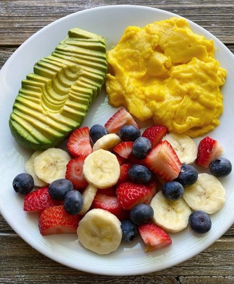 (source) Pasti Fit, Easy Healthy Meal Prep, Makanan Diet, Healthy Food Dishes, Healthy Lifestyle Food, Healthy Food Motivation, Scrambled Eggs, Healthy Meal Prep, Healthy Breakfast Recipes