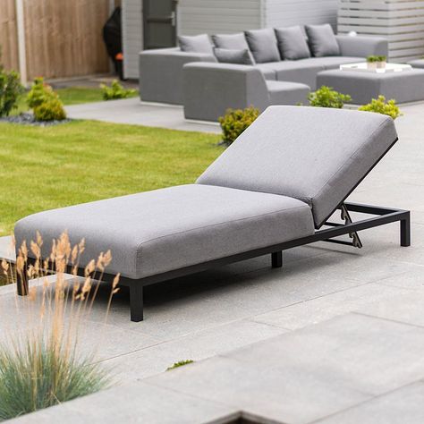 Sunny Outdoor Fabric Lounger Basement Living Room, Iron Furniture Design, Terrace Furniture, Sun Bed, Corner Dining Set, Garden 2023, Basement Living, Sun Loungers, Round Dining Set