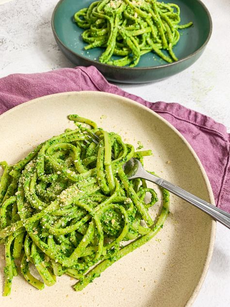 Green Pasta Recipe, Spinach Pesto Pasta, Spinach Basil Pesto, Vegan Pesto Pasta, Basil Pesto Recipe, Basil Pesto Pasta, Vegetarian Recepies, Pesto Spinach, Basil Pesto Recipes