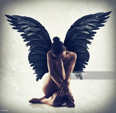 Woman With Wings, 천사와 악마, Angel Photography, Angel Wings Art, Gothic Angel, Angel Tattoo Designs, Wings Art, Black Angels, Fallen Angels