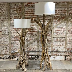 Driftwood Flooring, Driftwood Chandelier, Driftwood Coffee Table, Driftwood Furniture, Driftwood Diy, Driftwood Lamp, Driftwood Projects, Floor Lamp Base, Driftwood Decor