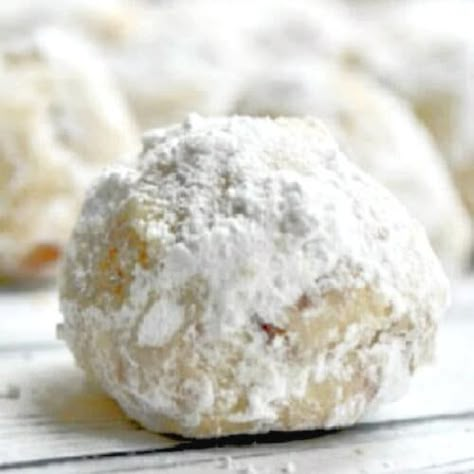 Old Fashioned Snowball Cookies - To Simply Inspire Snow Ball Cookies, Snowball Cookies Recipe, Snowball Cookie, Russian Tea Cookies, Xmas Cookies Recipes, Pecan Snowball Cookies, Ball Cookies, Snowball Cookie Recipe, Easy Holiday Treats