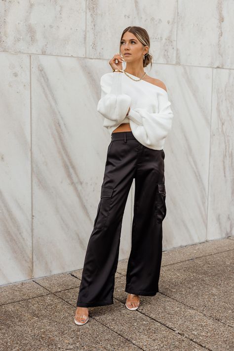 Satin Cargo Pants Outfit, Cargo Pants Outfit Winter, Satin Pants Outfit, Cos Fashion, Satin Cargo Pants, Cargo Pants Outfits, Cargo Pants Style, Date Night Fashion, Winter Pants Outfit