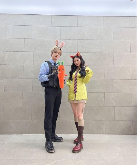 Nick Wilde Costume, Kpop Halloween Costume, Zootopia Costume, Judy Hopps Costume, Zootopia Cosplay, Partner Costumes, Kpop Costume, Duo Halloween Costumes, Couples Halloween Outfits