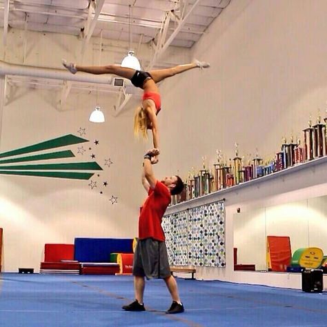 Cool cheer stunt!! Guy Cheerleader, Partner Stunts, Cheer Athletics Cheetahs, Cheer Jumps, Cool Cheer Stunts, Cheerleading Stunt, Cheer Workouts, Cheer Athletics, Cheer Poses