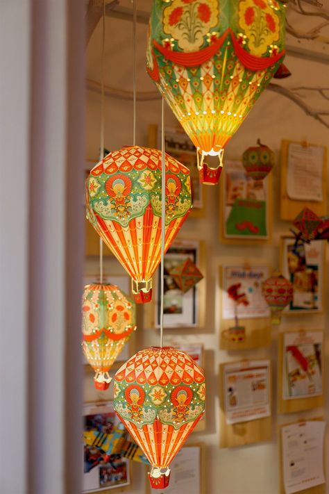 Paper Hot Air Balloon, Hot Air Balloon Lamp, Balloon Lamp, Colorful Lamp, Inspire Me Home Decor, Bohol, Paper Clips, Dream House Decor, Diy Kit